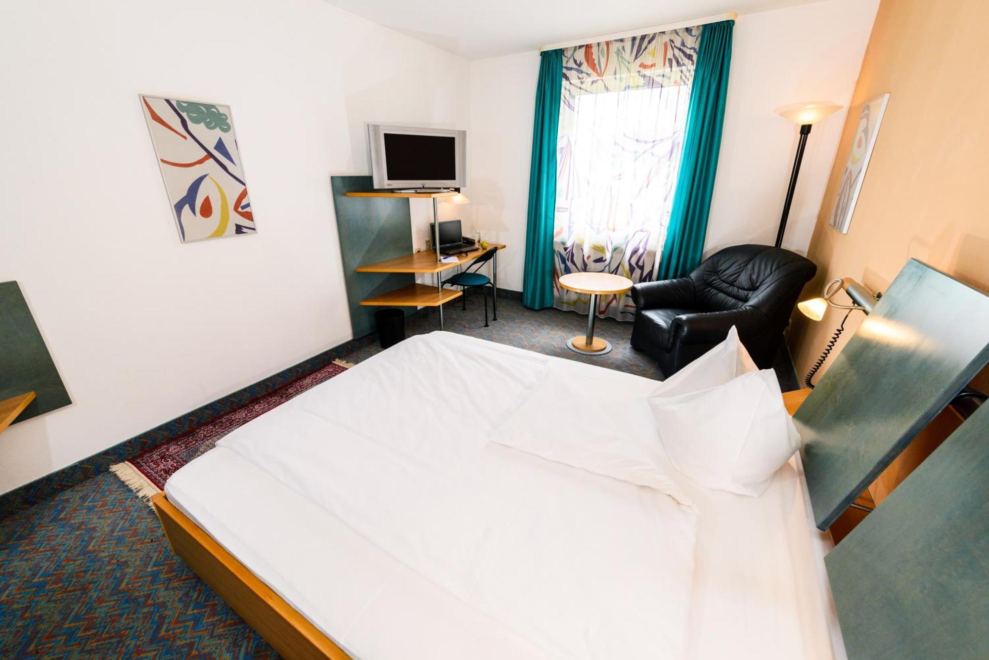 Hotel Residenz Schnelldorf Ruang foto