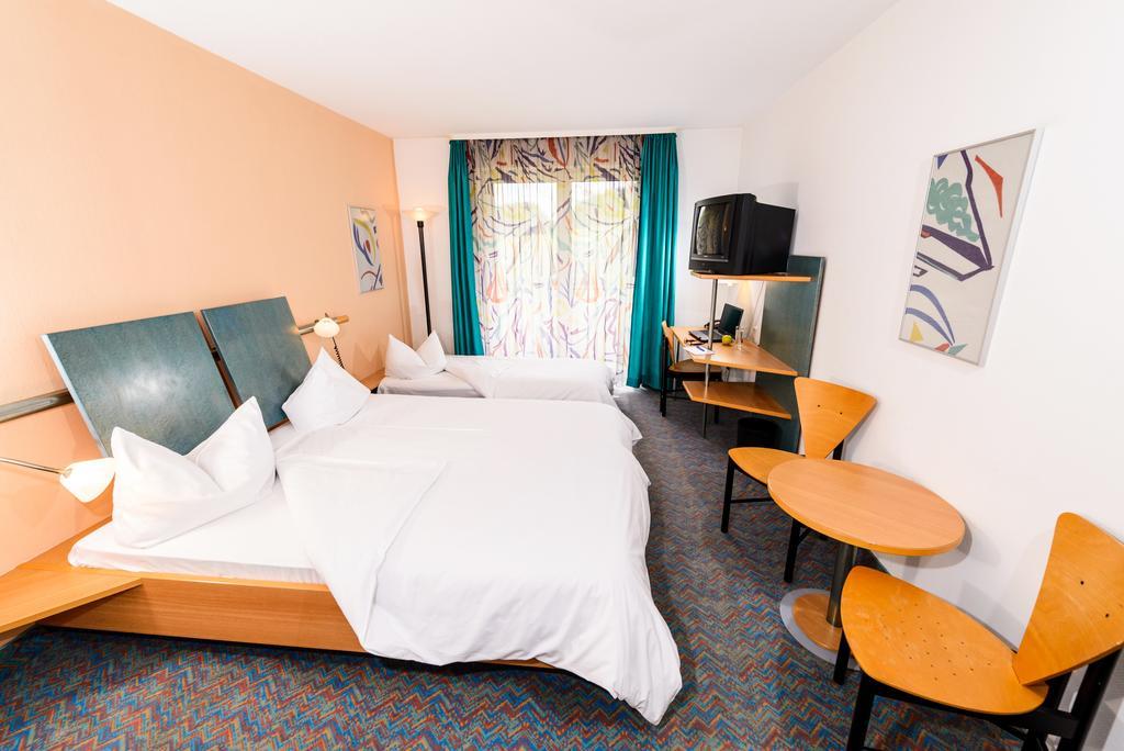 Hotel Residenz Schnelldorf Ruang foto