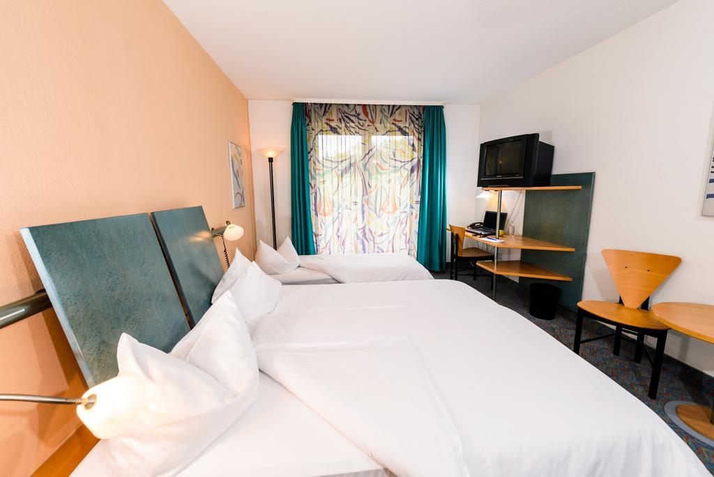 Hotel Residenz Schnelldorf Ruang foto